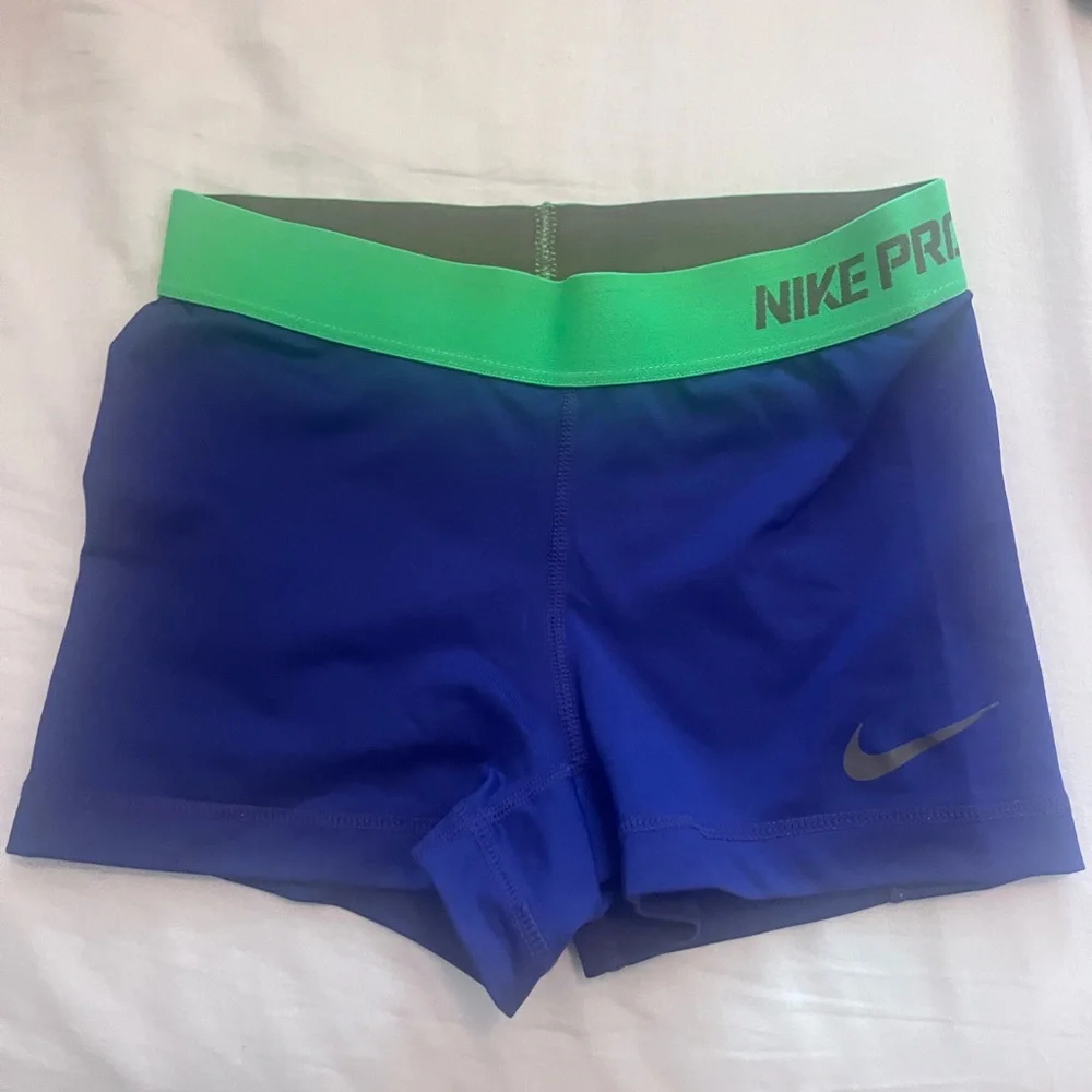 Purple Nike pro spandex - Picture 1 of 1